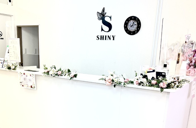 ほうれい線が深くなり老け顔に！SHINYへお越しください｜羽曳野市古市駅徒歩２分